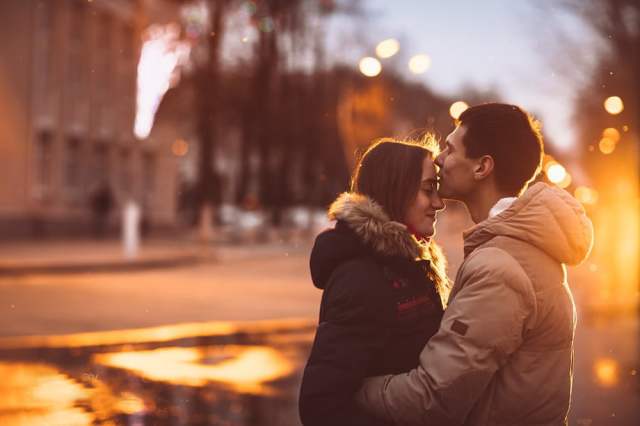 5 مناطق يحب الزوج أن تقبليها أثناء العلاقة الحميمة