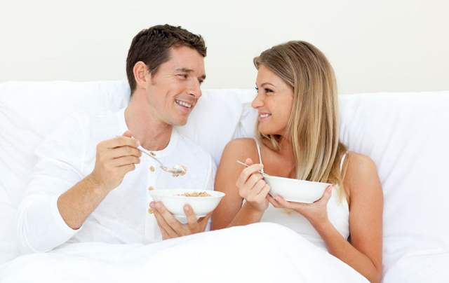 5 أطعمة لذيذة تعزز خصوبة الرجل