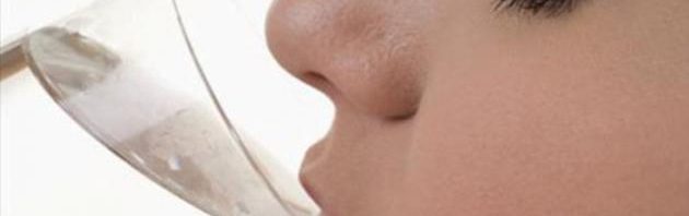 فوائد شرب الماء للبشرة