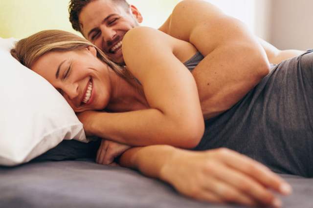 كيفية إثارة الزوج بالصدر؟