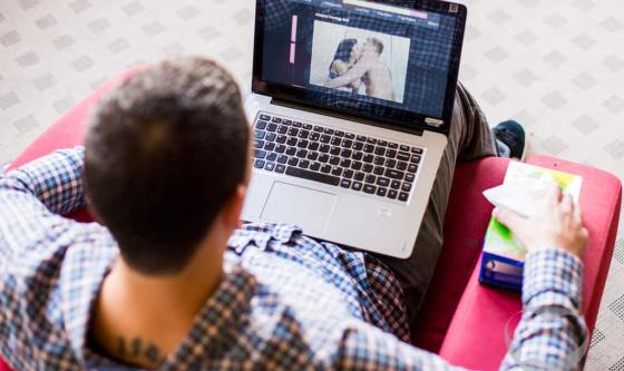 الجنس فى الأفلام الاباحية ليست حقيقية